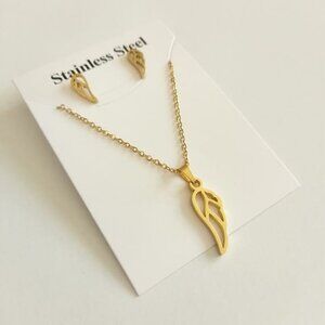 Wing Pendant Necklace and Earring Set-golden tone